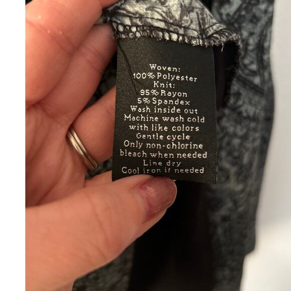 Rock & Republic Blue & Black Silver Print V Neck Tunic Roll Tab Sleeves Medium - Picture 6 of 10